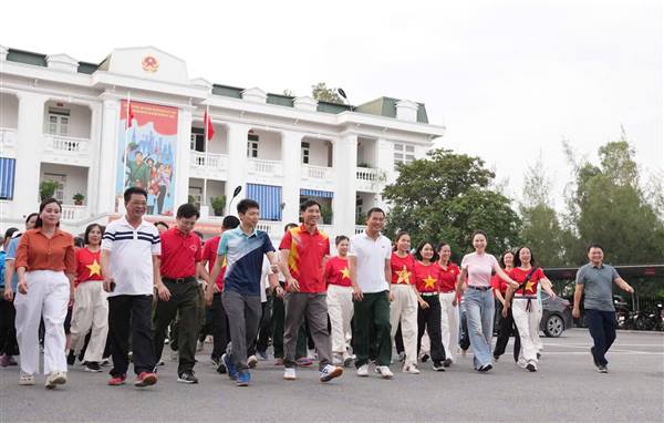Phường Tân Hưng hưởng ứng sự kiện “Cùng Việt Nam tiến bước 2026”