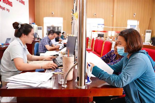  Ngày đầu tiên triển khai tiếp nhận hồ sơ ngoài giờ hành chính tại Trung tâm Phục vụ hành chính công phường Tân Hưng 