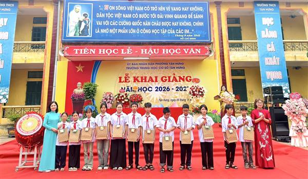 Trường THCS Tân Hưng lan tỏa yêu thương, tiếp sức học sinh vượt khó trong Tháng Khuyến học 