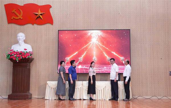 Phường Tân Hưng đưa Cổng Mặt trận số 24/7 - “Tiếp nhận, xử lý phản ánh, kiến nghị của người dân”  vào vận hành