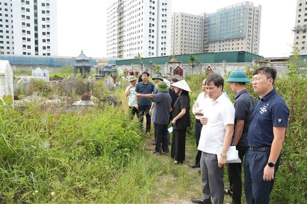 Đẩy mạnh vận động nhân dân đồng thuận di chuyển mộ phục vụ khu dân cư, đô thị Tân Phú Hưng mở rộng