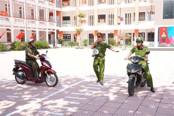 Tân Hưng triển khai Chiến dịch đào tạo kỹ năng lái xe mô tô, xe gắn máy an toàn