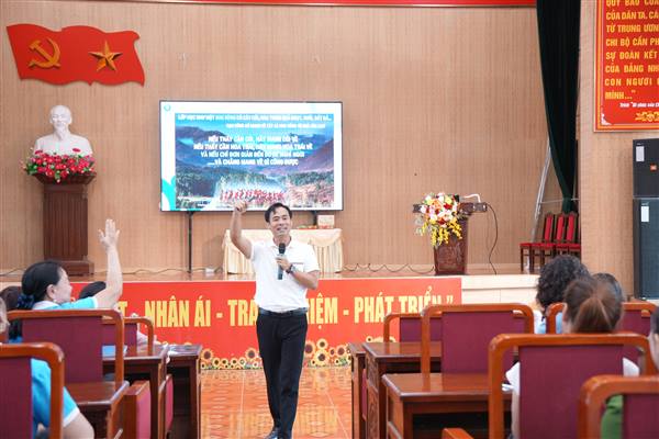 Tân Hưng đẩy mạnh tập huấn OCOP công nghệ cao và phát triển kênh phân phối số 