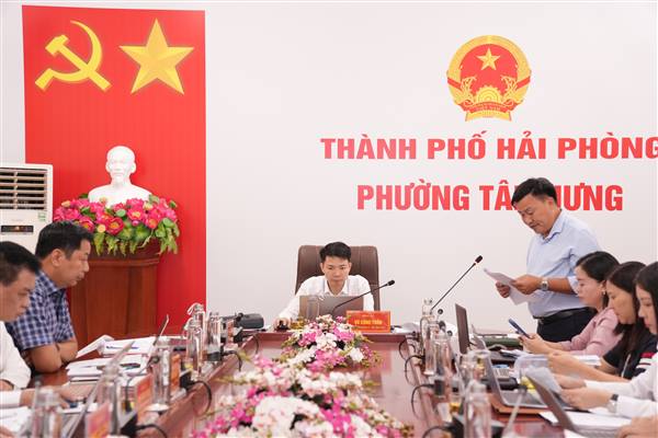 Phiên họp UBND nghe báo cáo kết quả phát triển kinh tế - xã hội 9 tháng năm 2026 
