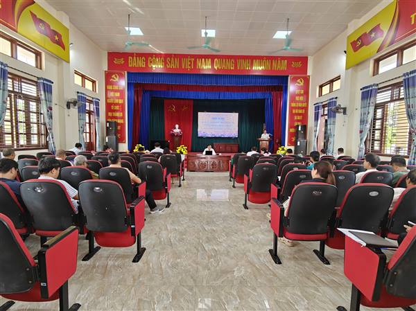 UBND xã Tân Kỳ tổ chức hội nghị đánh giá tình hình phát triển kinh tế - xã hội quý III/2025