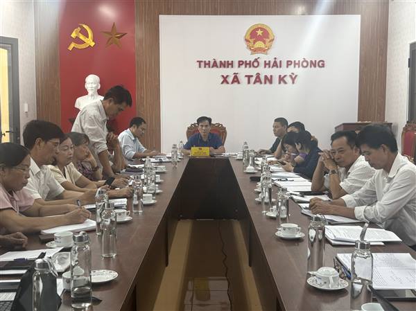 Đảng ủy xã giao ban bí thư chi bộ, trưởng thôn tháng 9, triển khai nhiệm vụ tháng 10 năm 2025