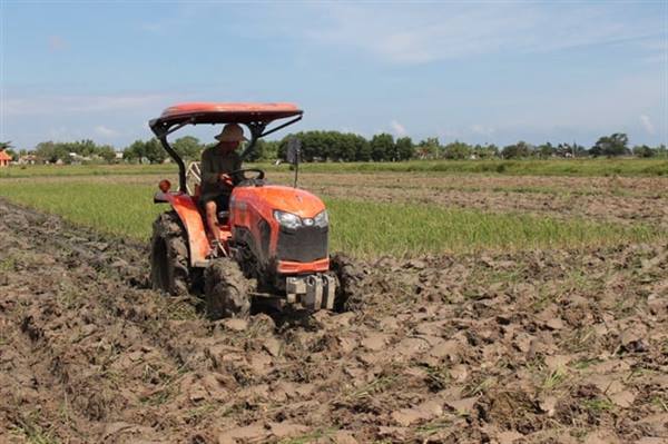 Đẩy nhanh tiến độ cày ải, chuẩn bị các điều kiện gieo cấy lúa vụ chiêm xuân