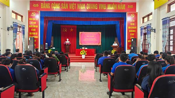 Hơn 130 đoàn viên đối thoại trực tiếp với Chủ tịch UBND xã Tân Kỳ