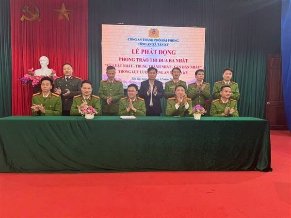 Công an xã phát động phong trào thi đua "Ba Nhất"