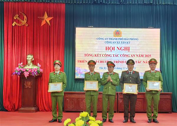 Công an xã Tân Kỳ tổng kết công tác năm 2025, triển khai chương trình công tác năm 2026 
