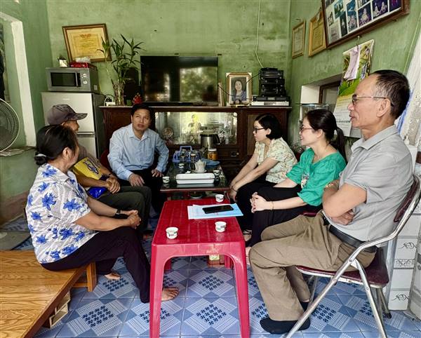 Lãnh đạo xã Tân Kỳ tổ chức thăm, tặng quà người có công nhân kỷ niệm 80 năm Quốc khánh 2/9