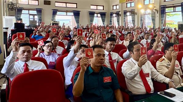 Ban Thường vụ Đảng ủy xã Tân Kỳ triển khai tuyên truyền về sử dụng ứng dụng Sổ tay đảng viên điện tử