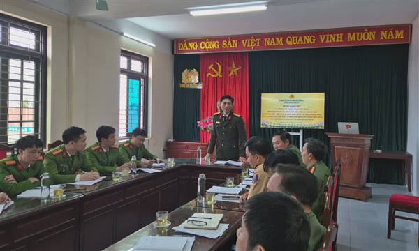 Công an Hải Phòng kiểm tra công tác bảo đảm an ninh trật tự phục vụ bầu cử tại xã Tân Kỳ