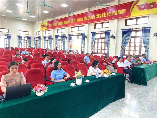 Uỷ ban bầu cử xã Tân Kỳ tham dự trực tuyến Hội nghị toàn quốc tổng kết công tác bầu cử đại biểu Quốc hội khóa XVI và đại biểu HĐND các cấp nhiệm kỳ 2026 - 2031