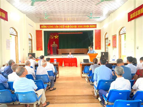 ĐỒNG CHÍ NGUYỄN QUANG PHÚC DỰ SINH HOẠT CHI BỘ VÀ SINH HOẠT CHUYÊN ĐỀ TẠI XÃ TÂN KỲ