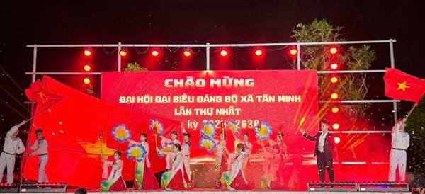 Xã Tân Minh tổ chức thành công đêm liên hoan ca múa nhạc tổng kết hè 2025