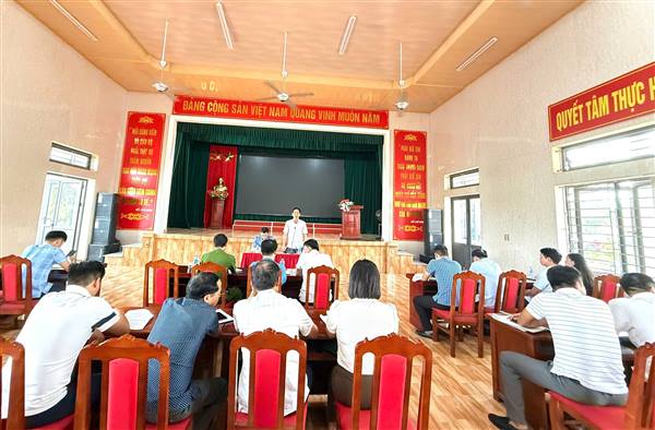 Xã Tân Minh họp triển khai công tác phòng chống bão số 9