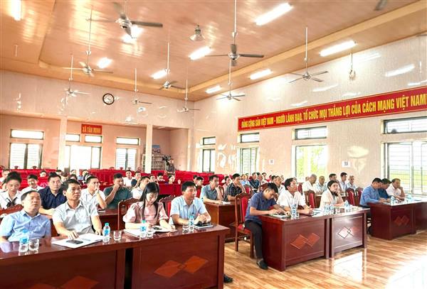 Xã Tân Minh triển khai thi công dự án lắp đặt đường ống cấp nước sạch trên địa bàn đã chuyển vùng cấp nước