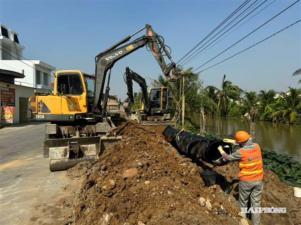 Nỗ lực đưa nước sạch đến với người dân ngoại thành