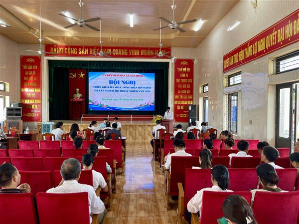 Triển khai rà soát hộ nghèo, cận nghèo và phòng chống dịch bệnh cho đàn vật nuôi
