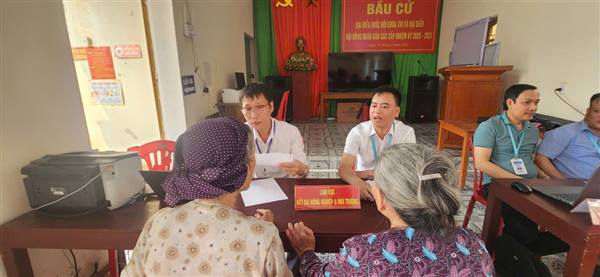 TRUNG TÂM PHỤC VỤ HÀNH CHÍNH CÔNG XÃ TÂN MINH TRIỂN KHAI MÔ HÌNH “HÀNH CHÍNH LƯU ĐỘNG – PHỤC VỤ KHÔNG KHOẢNG CÁCH”