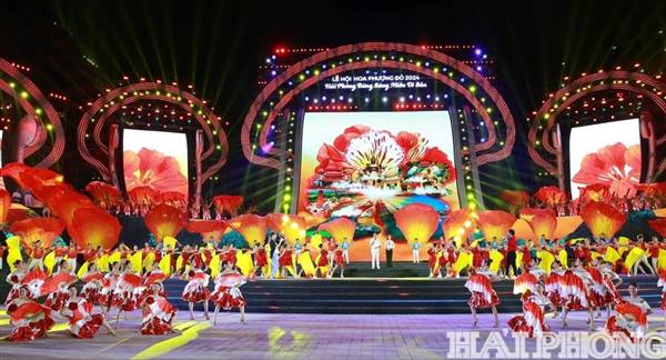 Sức sống Lễ hội Hoa Phượng Đỏ
