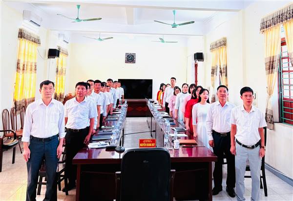 XÃ TÂN MINH TỔ CHỨC LỄ CHÀO CỜ VÀ SINH HOẠT DƯỚI CỜ THÁNG 6 NĂM 2026