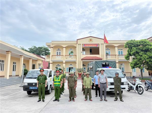 XÃ TÂN MINH TIẾP TỤC RA QUÂN GIẢI TỎA HÀNH LANG AN TOÀN GIAO THÔNG THEO CHỈ THỊ SỐ 17
