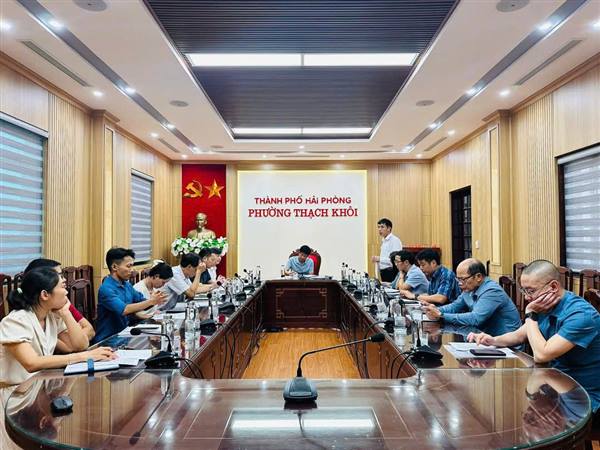 Cục Thống kê và Thông kê thành phố làm việc với UBND phường Thạch Khôi về công tác triển khai, thu thập thông tin lập bảng kê cơ sở sản xuất, kinh doanh cá thể