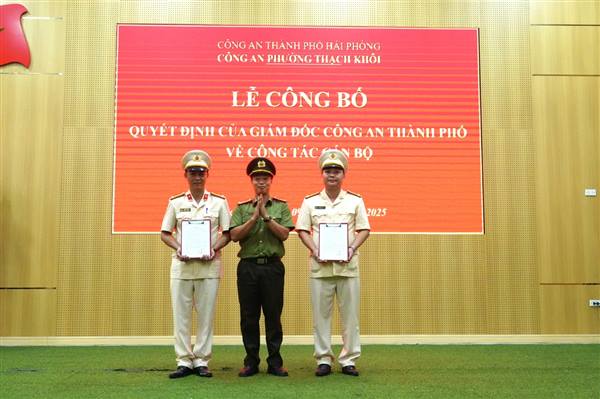 Công an phường Thạch Khôi tổ chức Lễ công bố quyết định về công tác cán bộ