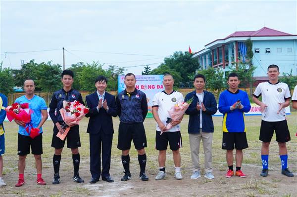 Thi đấu môn Bóng đá Nam và bóng chuyền hơi Đại hội Thể dục Thể thao phường Thạch Khôi lần thứ X năm 2025 