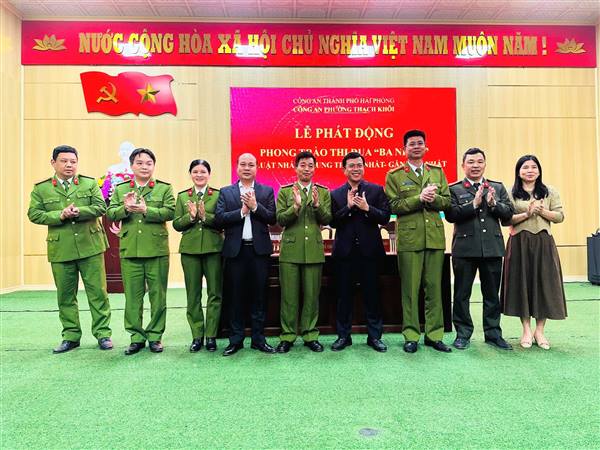 Công an phường Thạch Khôi phát động phong trào thi đua Ba nhất và ra quân cáo điểm tấn công, trấn áp tội phạm