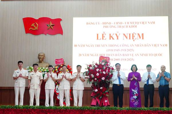 Phường Thạch Khôi tổ chức lễ kỷ niệm 80 năm ngày truyền thống Công an nhân dân Việt Nam (19/8/1945 - 19/8/2025) và 20 năm ngày hội Toàn dân bảo vệ an ninh Tổ quốc (19/8/2005 - 2025)