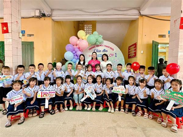 Trường Tiểu học Thạch Khôi đón 180 học sinh lớp 1 tựu trường, năm học 2025 - 2030