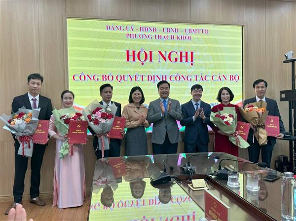 Phường Thạch Khôi tổ chức hội nghị công bố quyết định công tác cán bộ