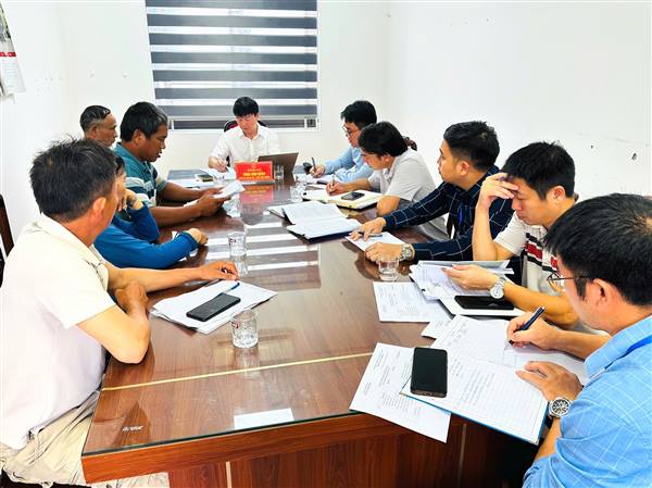 Đồng chí Tăng Văn Quản - Phó Bí thư Đảng uỷ, Chủ tịch UBND phường tiếp công dân thường kỳ 