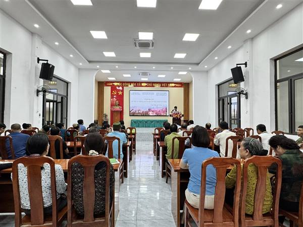 Tập huấn kỹ thuật trồng chăm sóc cây hoa đào