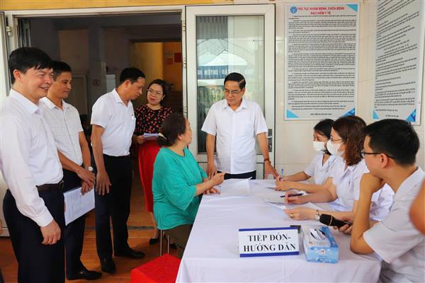 Đoàn kiểm tra của Sở Y tế thành phố kiểm tra tại phường Thạch Khôi