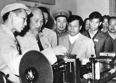 CHỦ TỊCH HỒ CHÍ MINH VÀ TƯ DUY ĐỔI MỚI, SÁNG TẠO, PHÁT TRIỂN KHOA HỌC, KỸ THUẬT, CÔNG NGHỆ