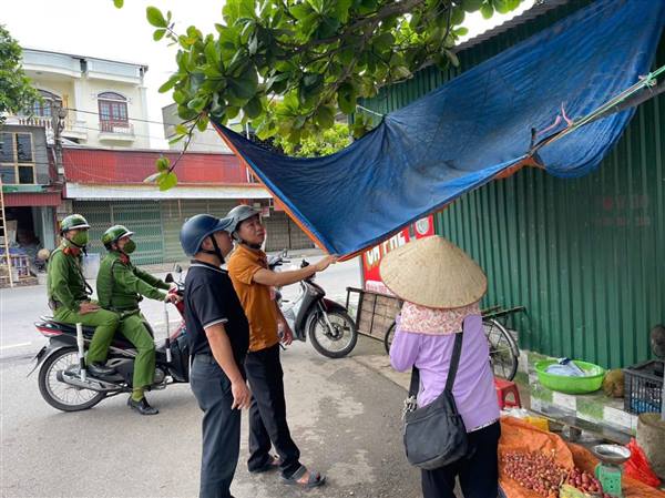 Kiên quyết lập lại trật tự công cộng, trật tự đô thị và hành lang an toàn giao thông