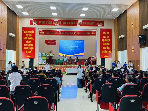 Phường Thạch Khôi tổ chức khám sức khoẻ định kỳ miễn phí cho người cao tuổi