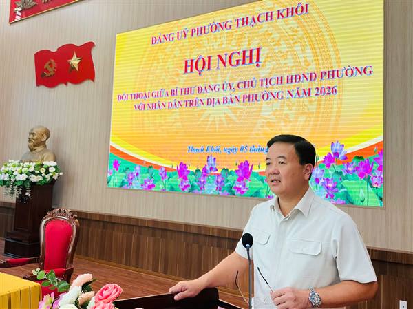 Đồng chí Bí thư Đảng ủy, Chủ tịch HĐND phường đối thoại với Nhân dân trên địa bàn