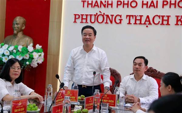 Phường Thạch Khôi và phường Bạch Đằng kết nghĩa tổ chức viếng nghĩa trang Liệt sĩ và tặng quà gia đình chính sách tiêu biểu nhân kỷ niệm 79 năm ngày Thương binh - Liệt sĩ (27/7/1947 - 27/7/2026)