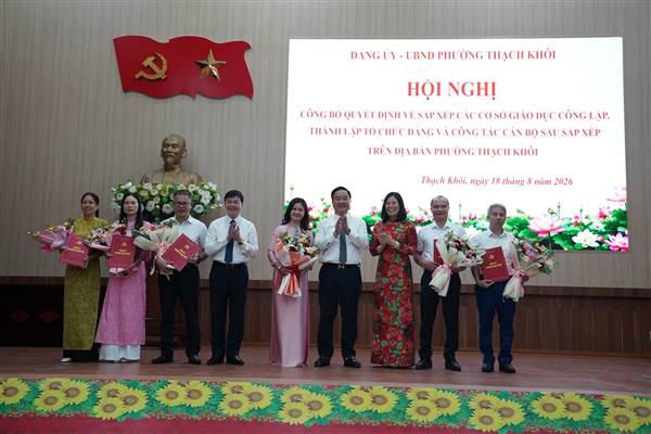 Công bố quyết định về sắp xếp các cơ sở giáo dục công lập, thành lập tổ chức Đảng và công tác cán bộ sau sắp xếp