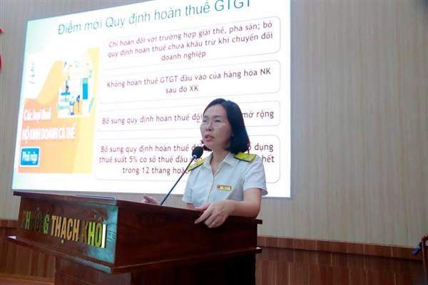 Tập huấn, phổ biến chính sách, pháp luật về thuế và hướng dẫn chuyển đổi hộ kinh doanh sang mô hình doanh nghiệp