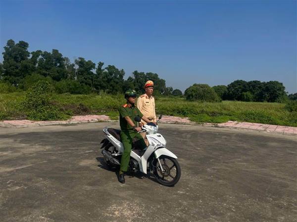 Lễ ra quân "Chiến dịch đào tạo kỹ năng lái xe mô tô, xe gắn máy an toàn"
