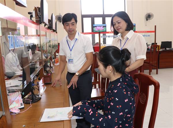 Trong tháng 10, 100% hồ sơ qua Trung tâm Phục vụ hành chính công xã Thái Tân được giải quyết đúng và trước hạn 