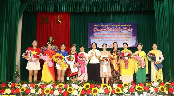 Thái Tân tổ chức chương trình văn nghệ chào mừng thành công Đại hội Đảng bộ xã lần thứ I, nhiệm kỳ 2025 - 2030
