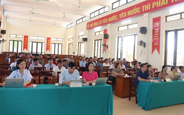 Cán bộ, đảng viên xã Thái Tân học tập, quán triệt 4 nghị quyết quan trọng của Bộ Chính trị