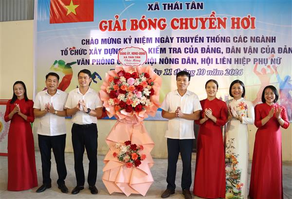 SÔI NỔI GIẢI BÓNG CHUYỀN HƠI GIAO LƯU CHÀO MỪNG CÁC NGÀY TRUYỀN THỐNG THÁNG 10